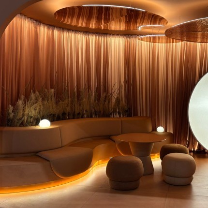 Stand de Fama en interihotel BCN25, diseñado por Einteriorismo & Arqdeco - Creative Projects